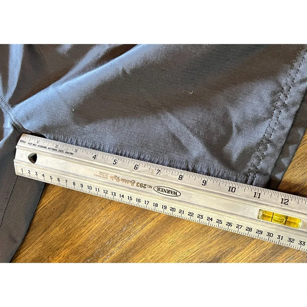 The North Face Men’s Size 34 Dark Grey black Shorts Nylon Cargo Hiking 11